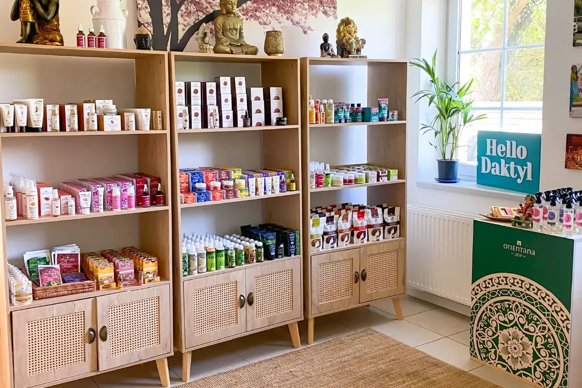 Kosmetyki naturalne – sklepy, które warto znać. Gdzie kupić bezpieczne i skuteczne produkty?