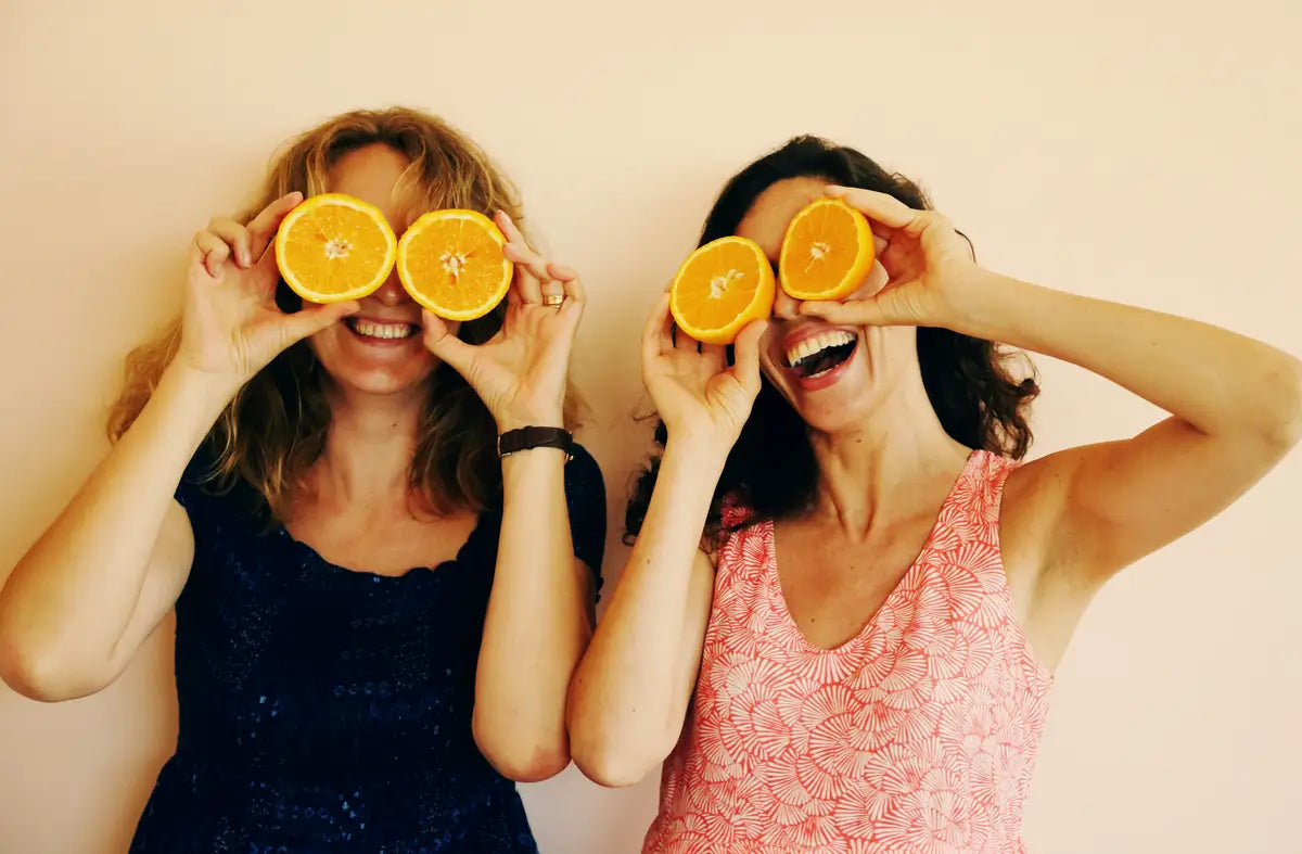 Kwasy na twarzy - jak działają, które wybrać i jak bezpiecznie stosować kwasy w pielęgnacji skóry nawet będąc w ciąży