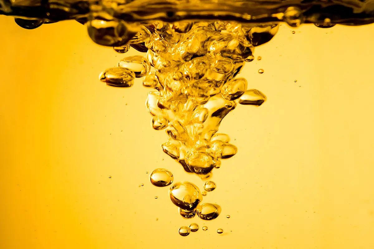 Olej sezamowy - właściwości i zastosowanie w nowoczesnej pielęgnacji skóry i włosów