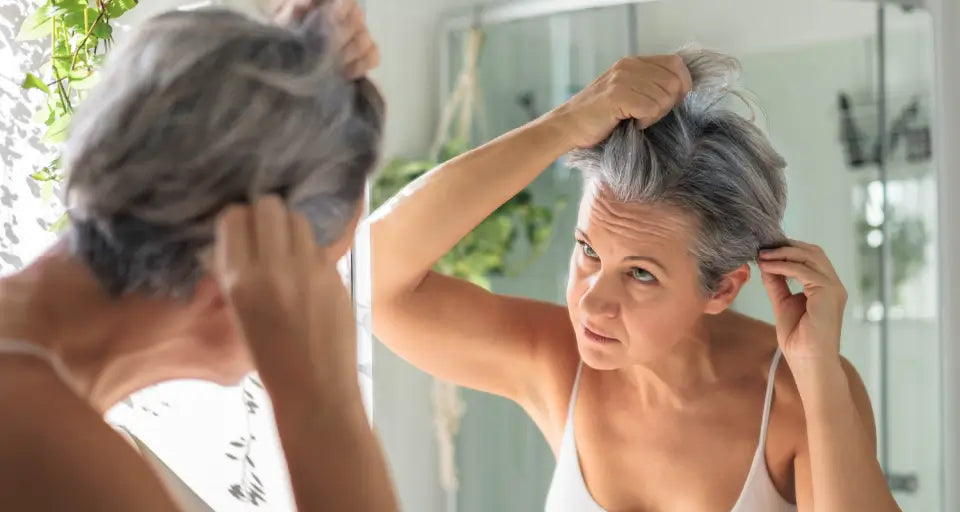 Włosy po 50 - jak dbać o włosy w okresie menopauzy?