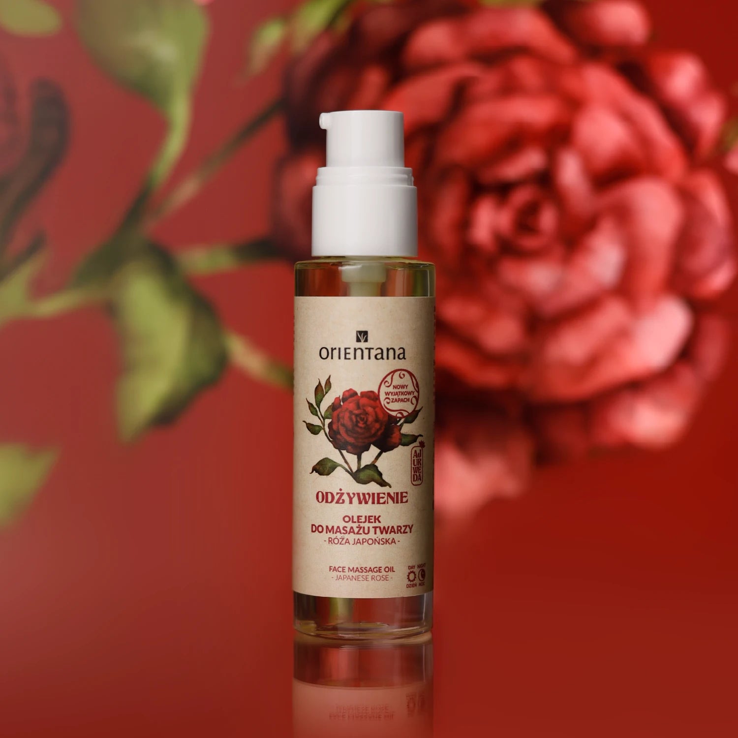 olejek odżywienie z różą, orientana 30ml, szklana butelka, biała pompka, w tle róża 